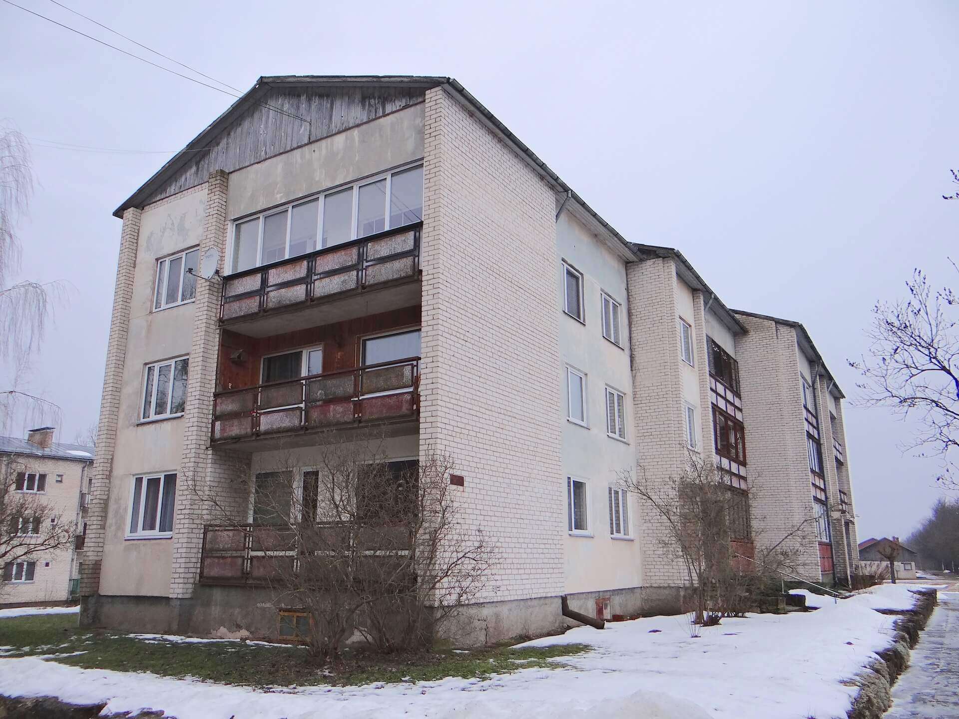 Daudzdzīvokļu dzīvojamās mājas atjaunošana Priekuļos, Selekcijas ielā 16A